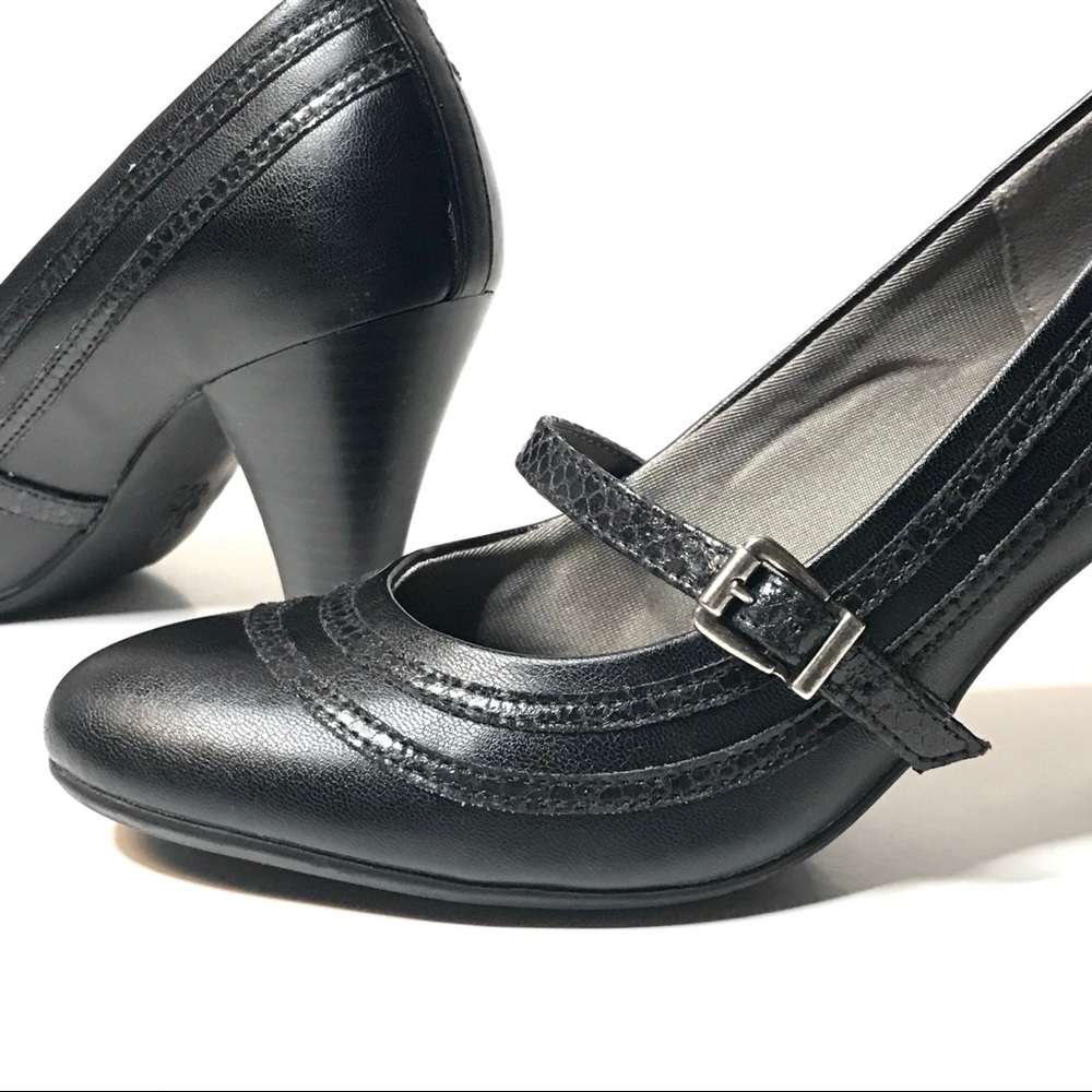 Lifestride - Memory Foam Mary Jane High Heel 8M